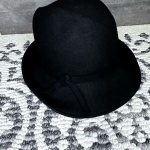 Alessandra Bacci Firenze 100% wool cloche hat